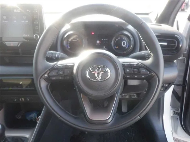 TOYOTA YARIS 2023